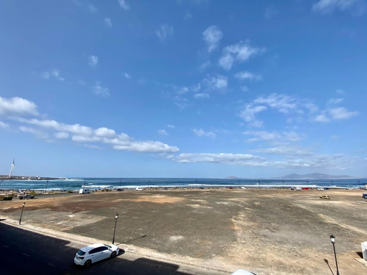 Modern Apartment With Sea Views In Corralejo Exterior photo